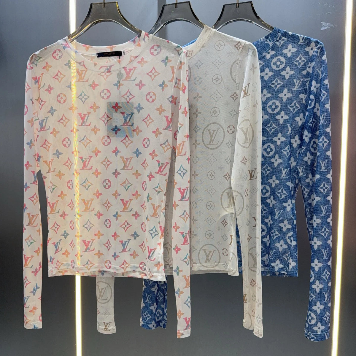 L Fashionable and Versatile Base Layer 1025092305