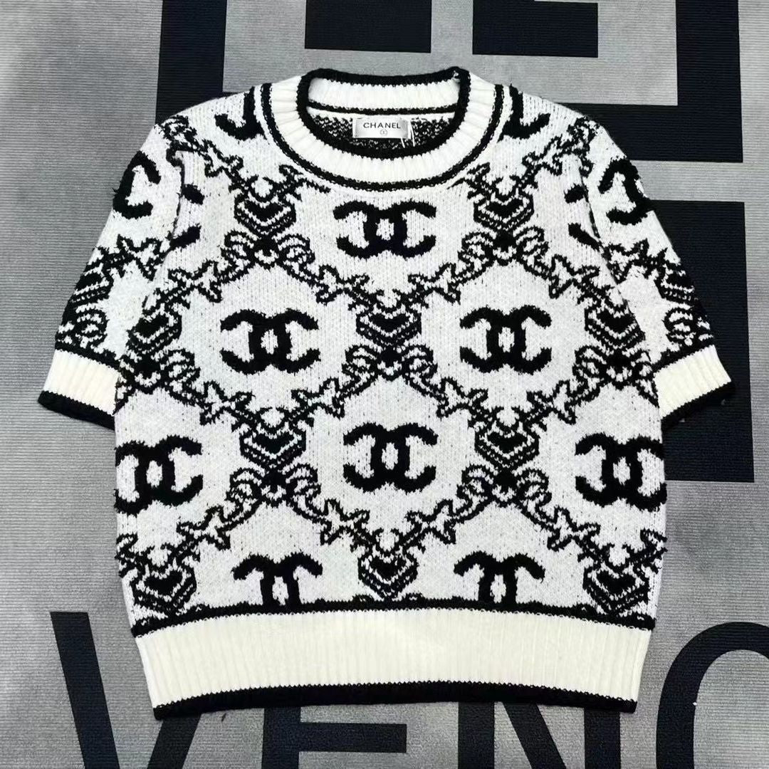 Fashionable And Casual Knit Shirt With Short Sleeves 1024022616