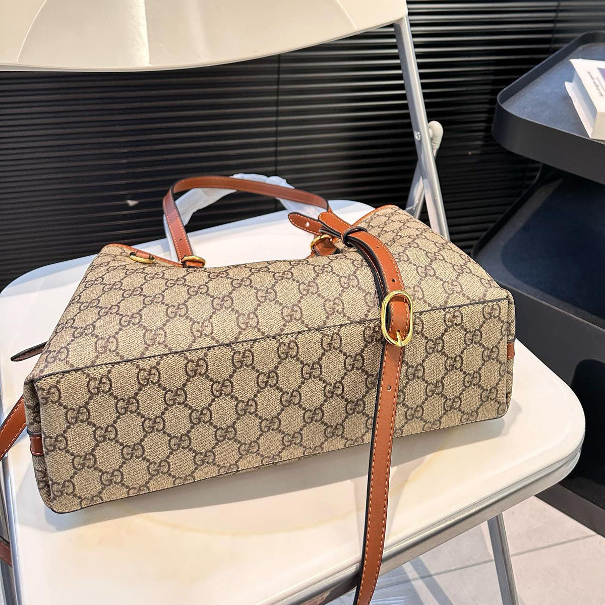 G Emblem Tote Bag 1824081210
