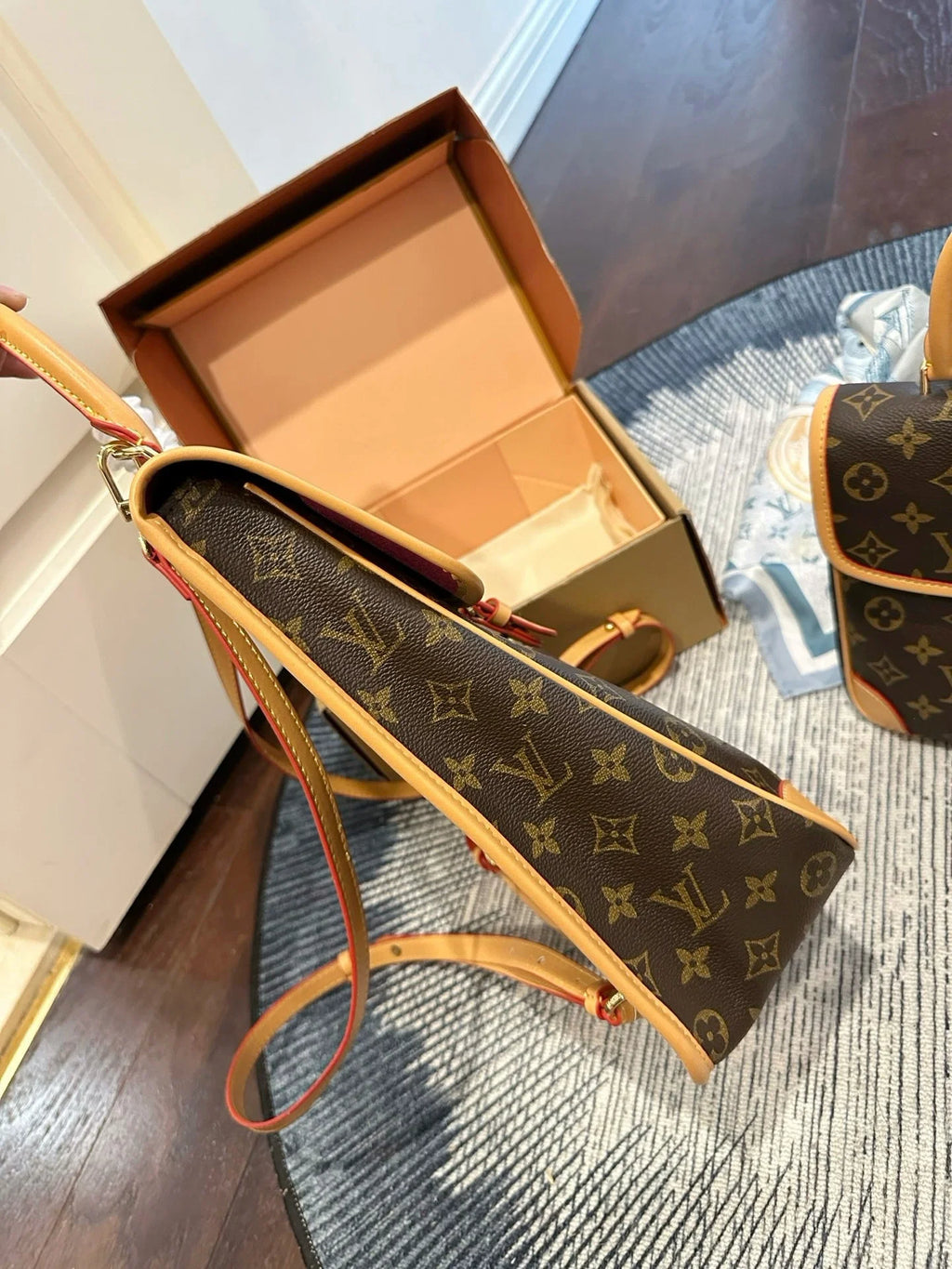 LV 26ss Women's Backpack CWT1326082103
