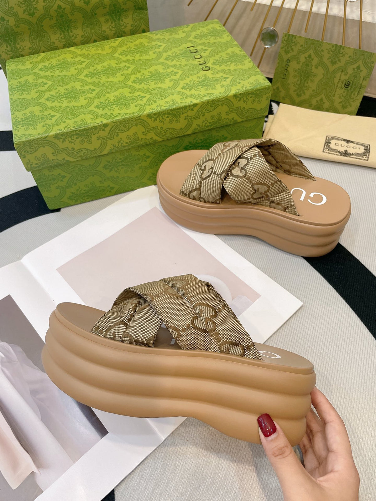 Gucc1 top fashion thick-soled lightweight printed slippers 0724030806