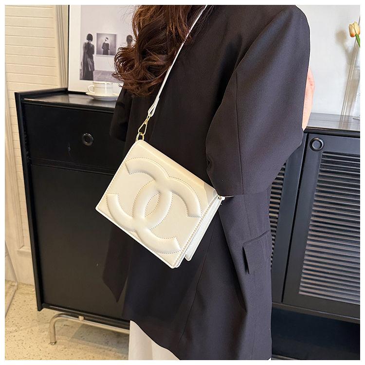 New Crossbody Bag Fashionable Small Square Bag Shoulder 1024071522