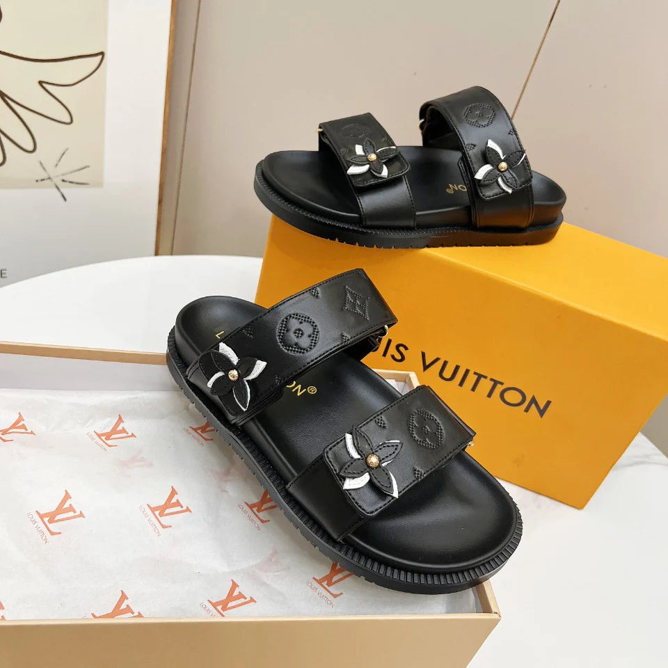 New fashion and versatile sandals 1025031216