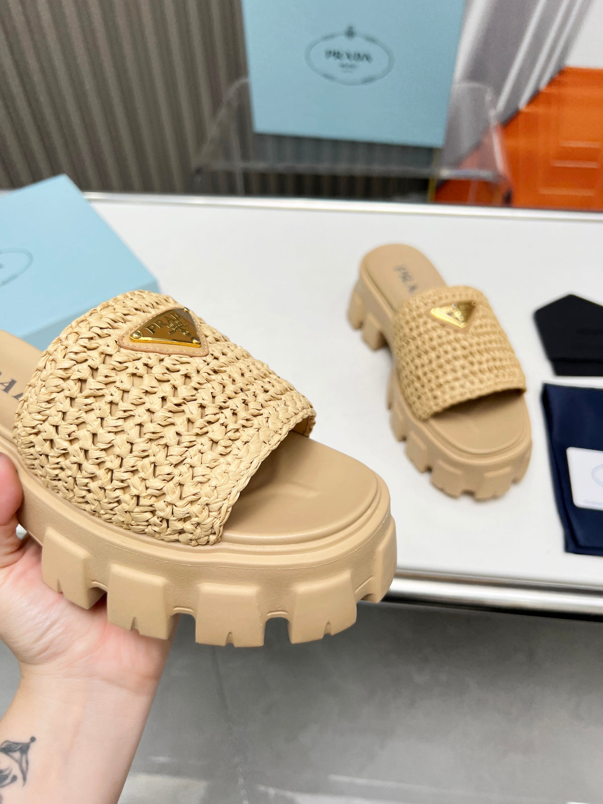 P Spring and Summer Sawtooth Roman Weave Ultra Light Thick Sole 0724071816