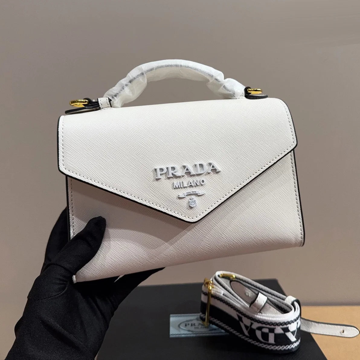 Colorblocked mono crossbody bag 1025070403