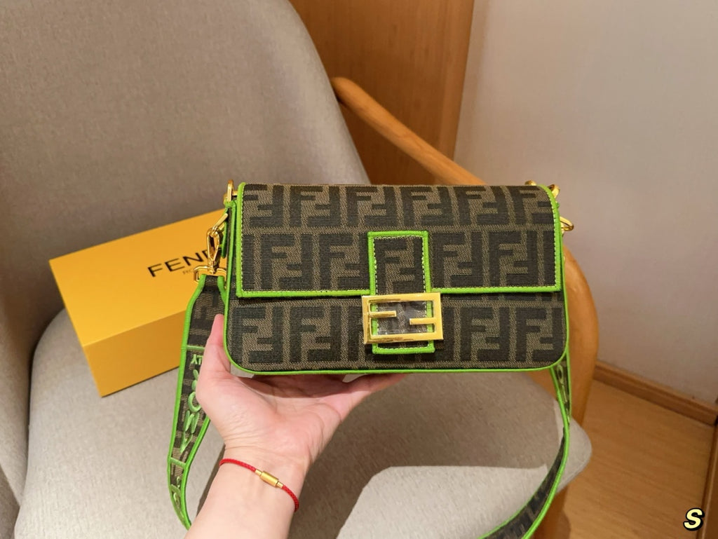 Classic Women Bag 9002408011