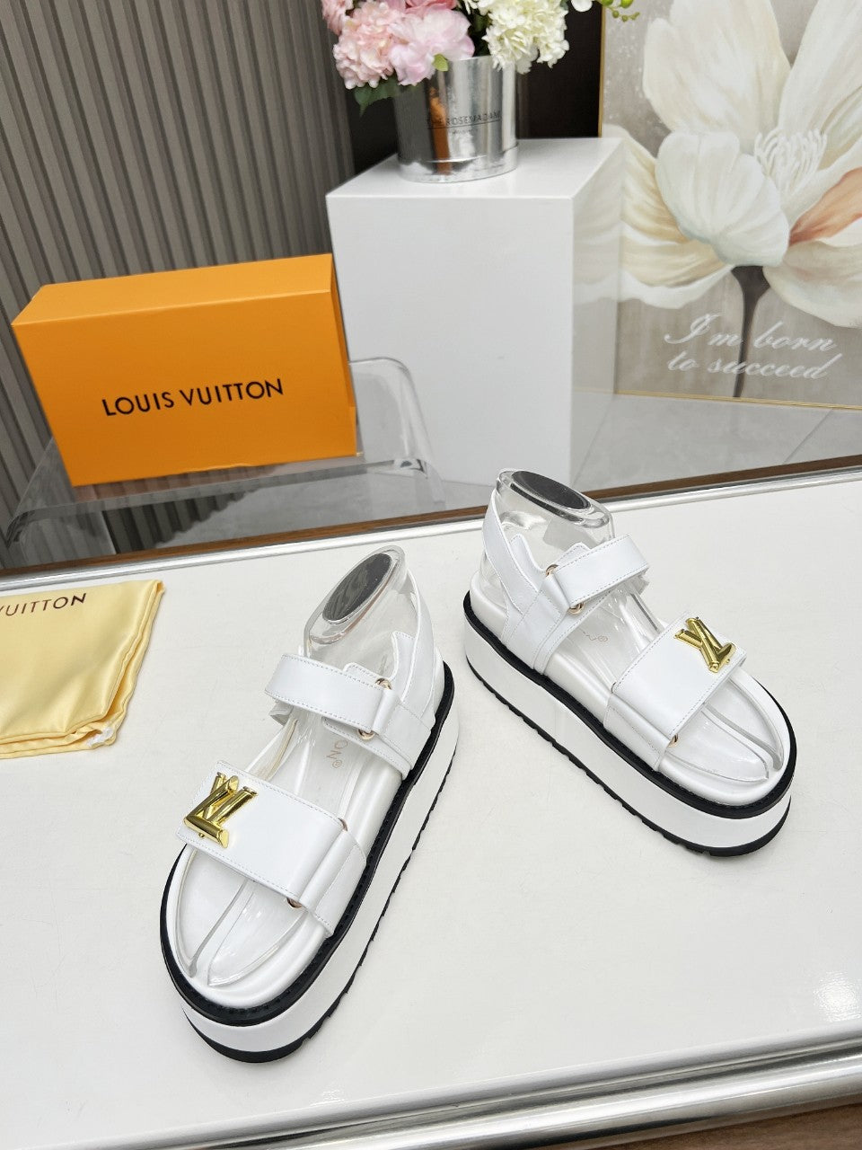 24 New Women's Thick Soled Sandals XC0424050603