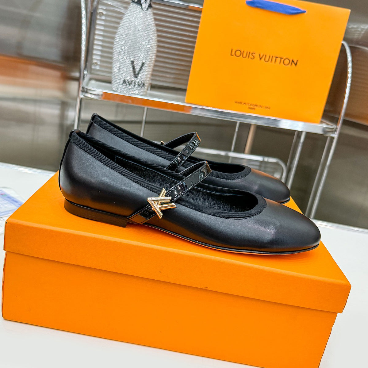 Round toe flat shoes 1824041115
