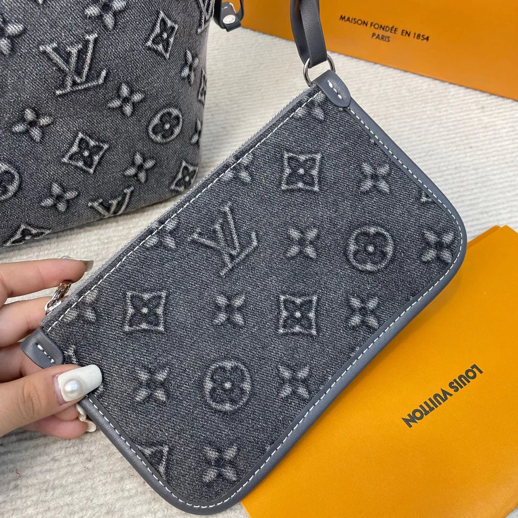 Women's Large Embossed Tote Bag 1426011301