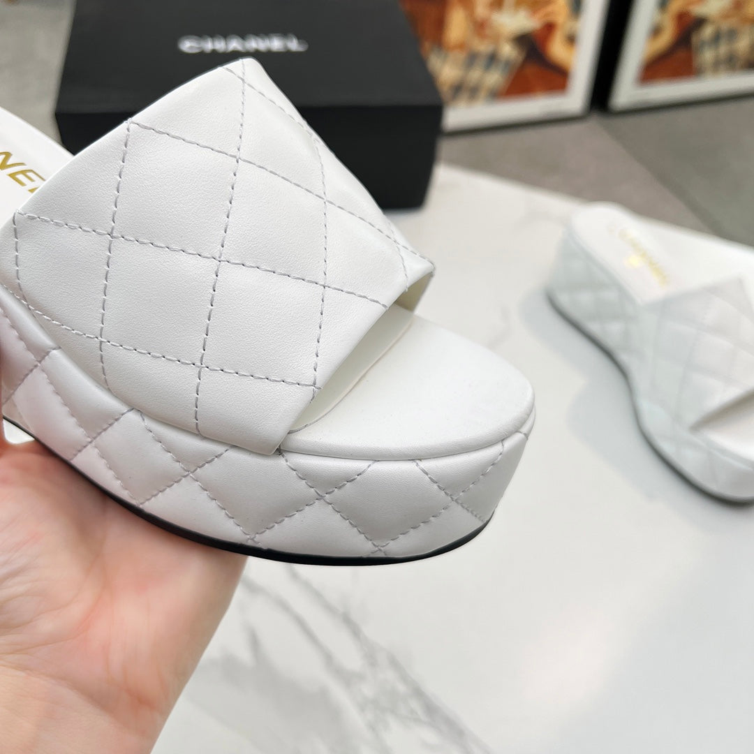Chane1 top fashion thick-soled rhombus slippers 0724030808