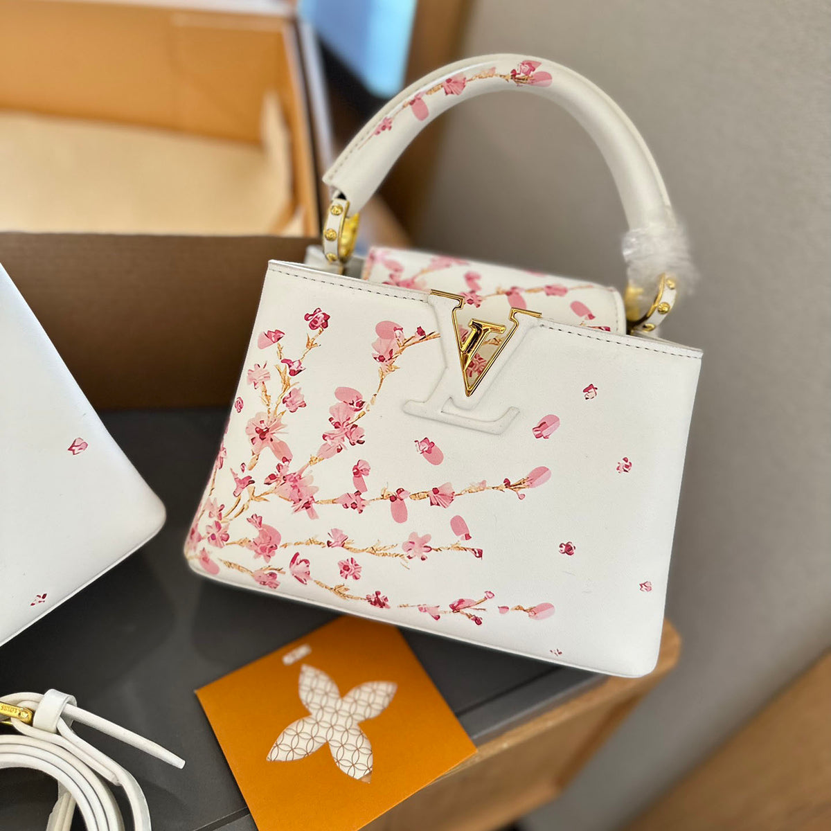 L stylish cowhide handbag  XC24101008