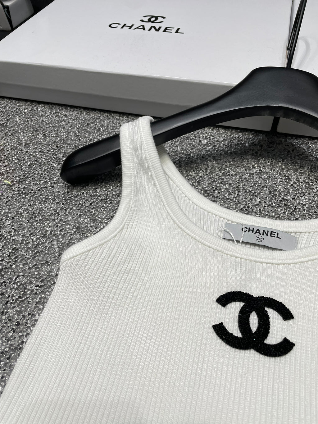 Summer new simple hot stamped letter knitted vest 0724042301