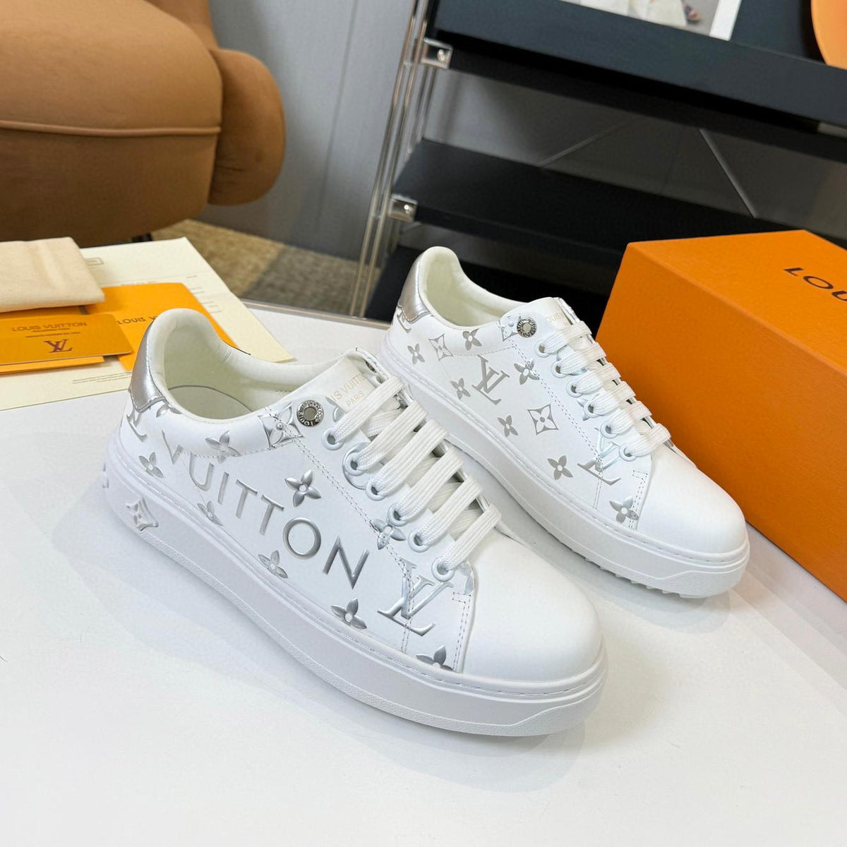 2023 latest siLer logo printing white fashion casual sneakers