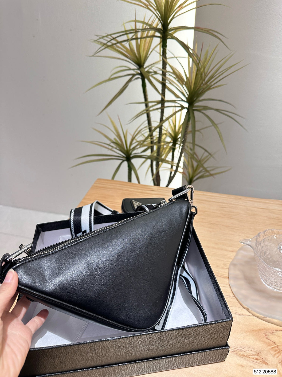 P fashion triangle bag 0724032002