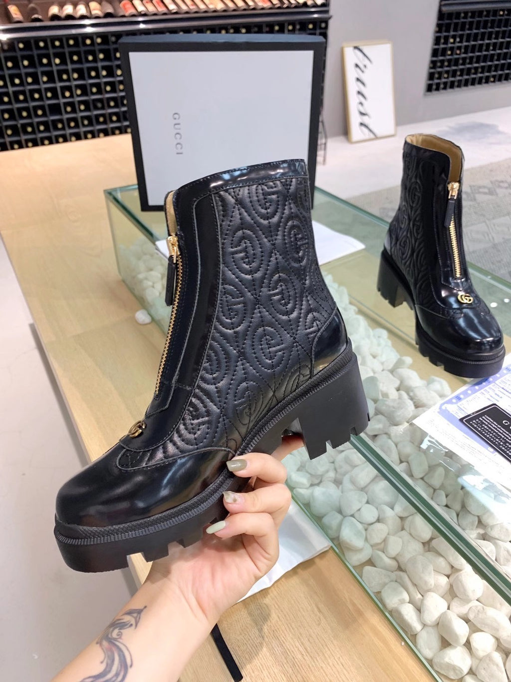 24ss fashionable embossed short boots 0724110502