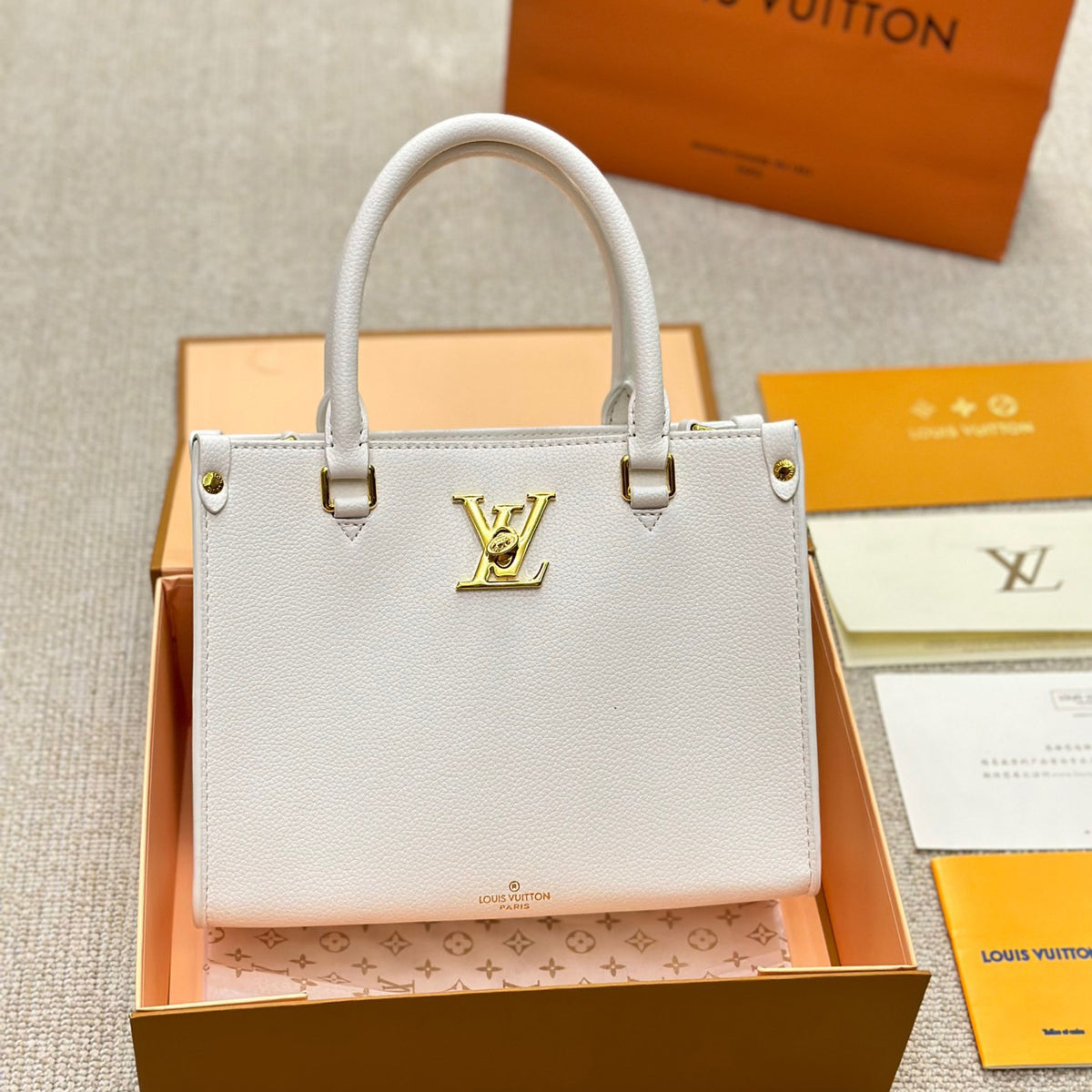 V Fashion LOCK & GO Handbag 0724061304