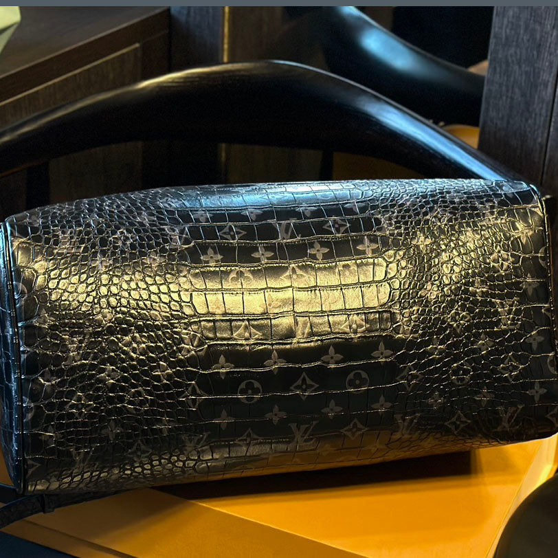 L Limited Edition Crocodile Pattern Travel Bag XC24092305