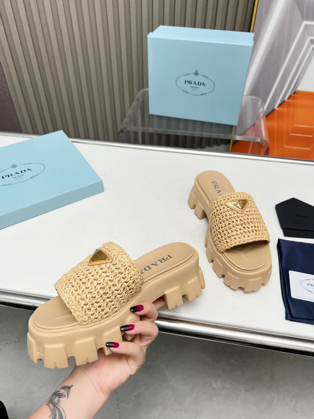 P Spring and Summer Sawtooth Roman Weave Ultra Light Thick Sole 0724071816