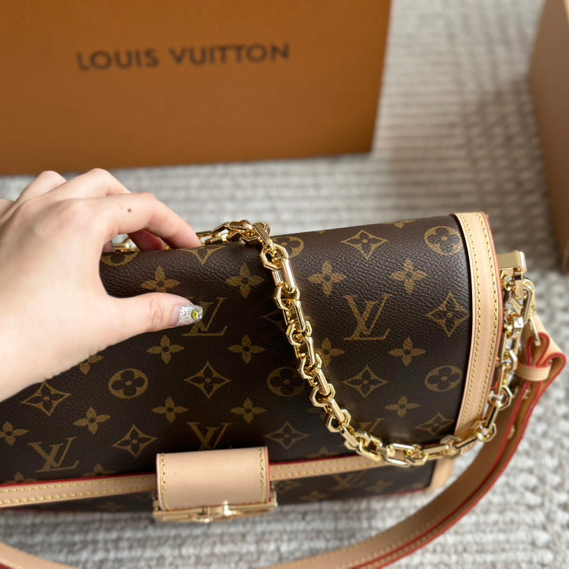 24 show Dauphine Soft handbag 1824040709