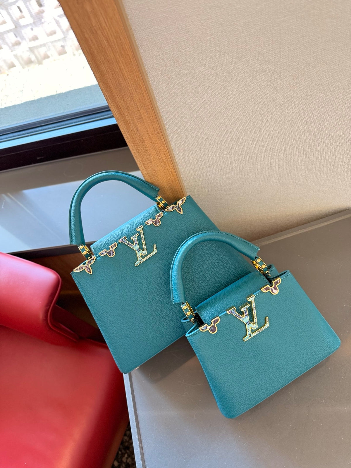 L Fashion Capucines Handbag 0725022602