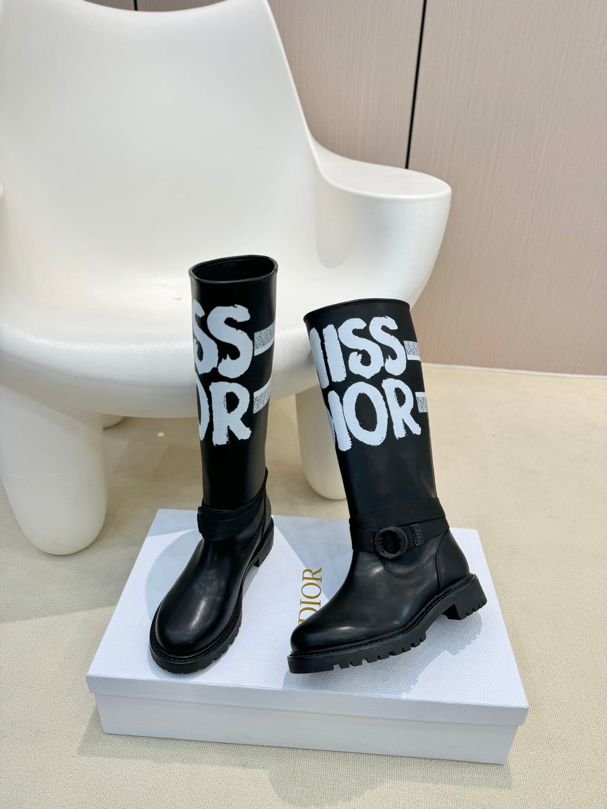 DIO mid-tube graffiti women's boots knight boots 0724082814