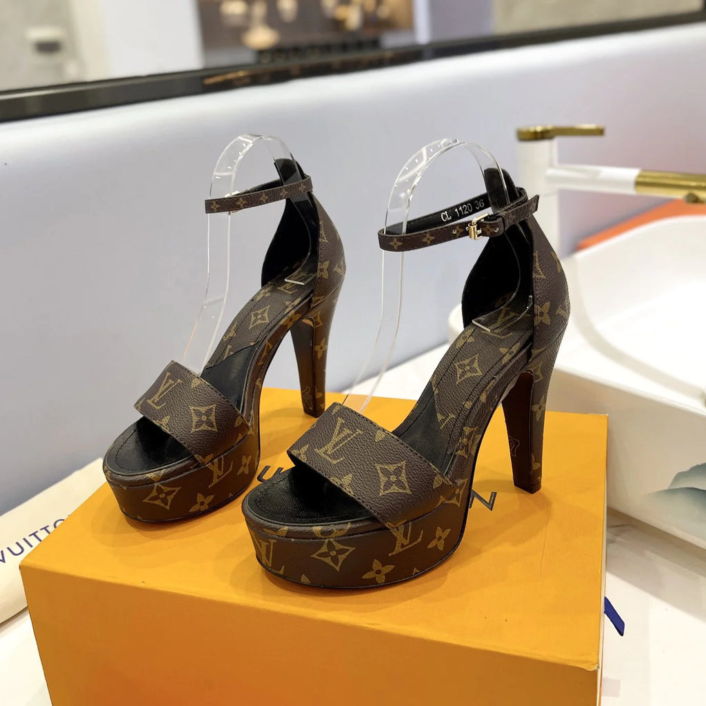 Classic Monogram versatile and elegant high heels 1824021902