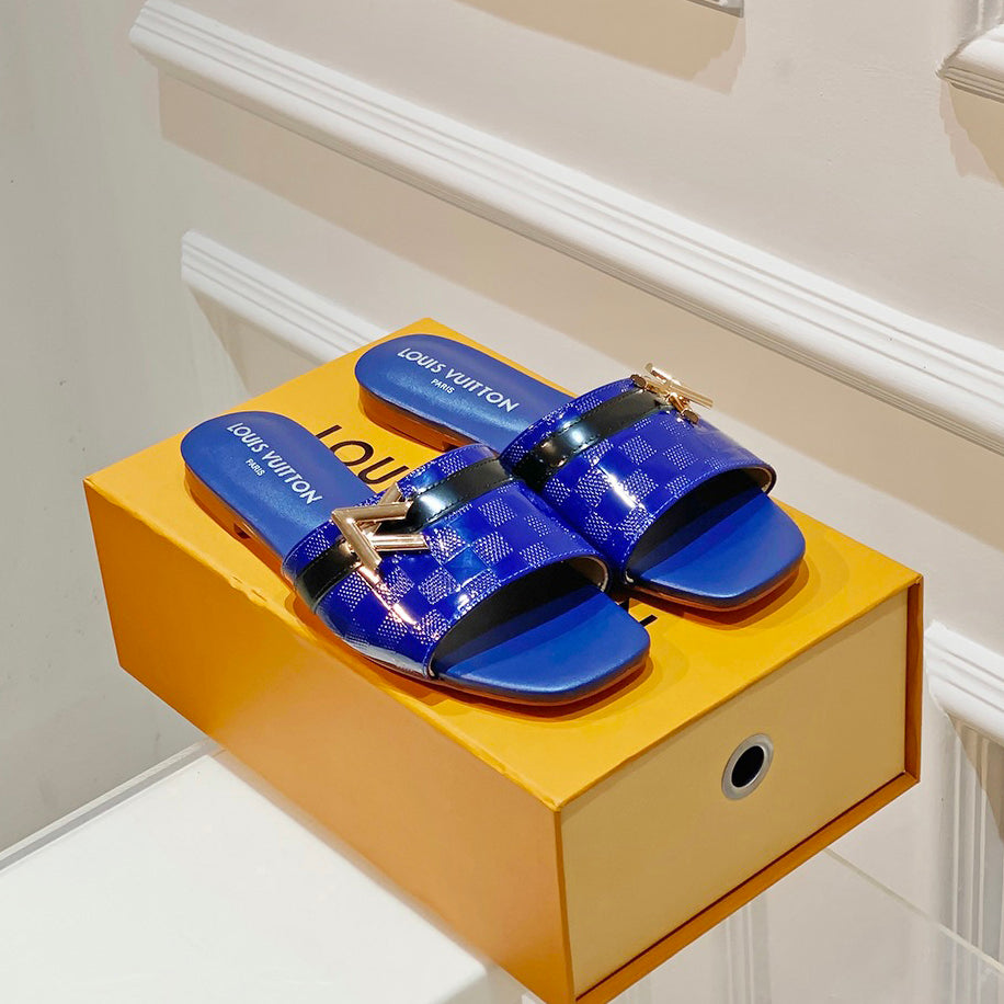 Stylish patent leather flat slippers 1824041113