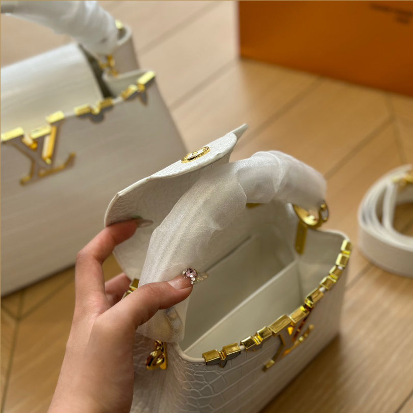 V Logo Classic Fashion All-match Clutch fb0424090209