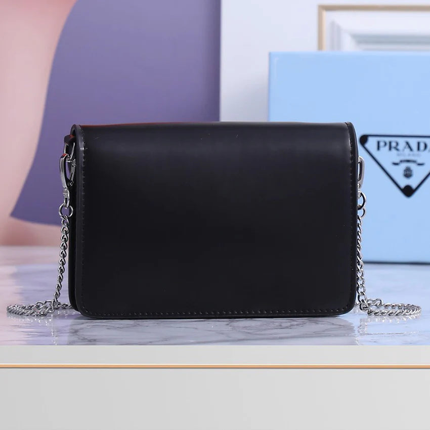 New fashion and versatile large triangular flip bag 1024071908