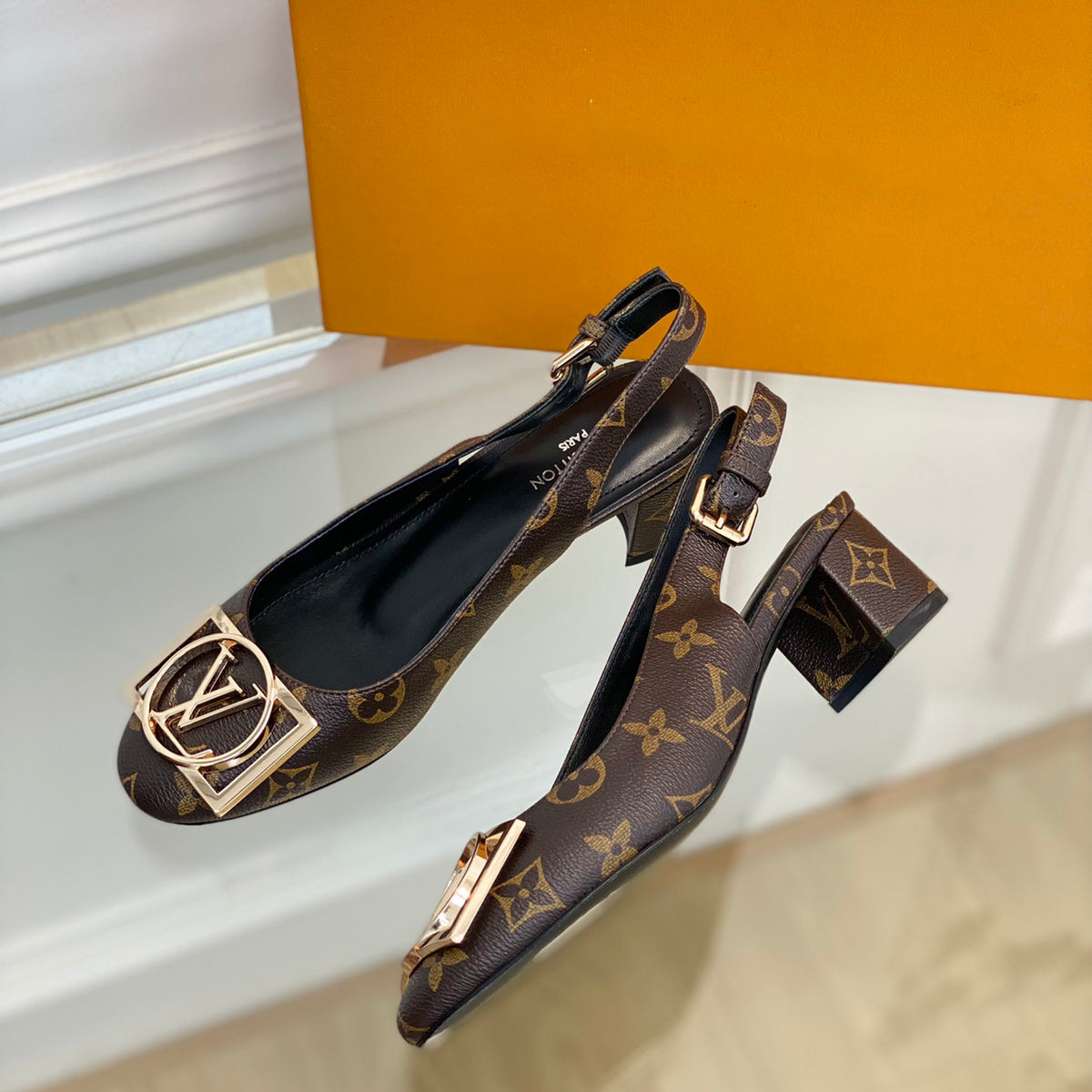 New square buckle single shoe sandals XC7040502