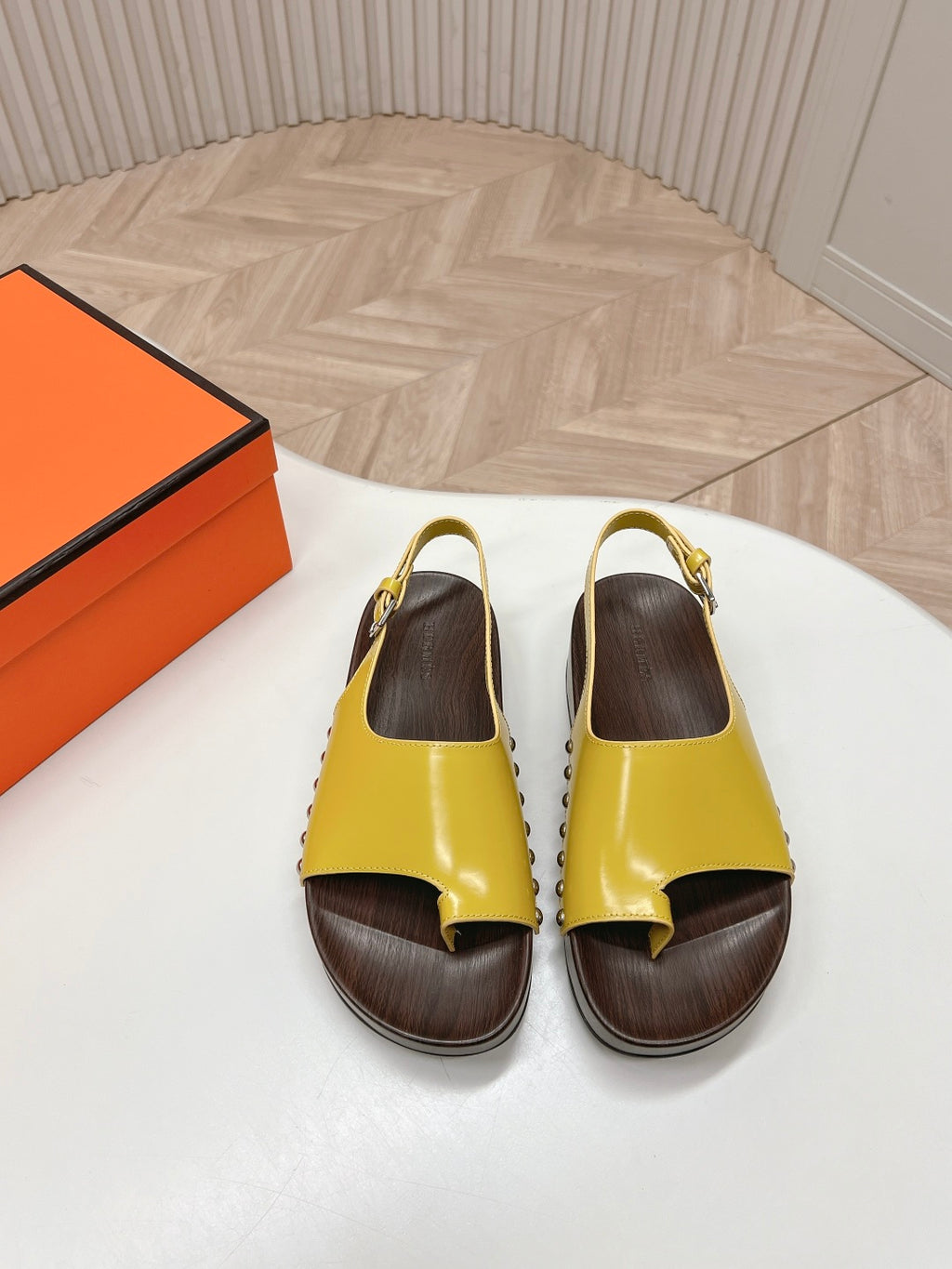 H new stylish summer sandals 0725040811