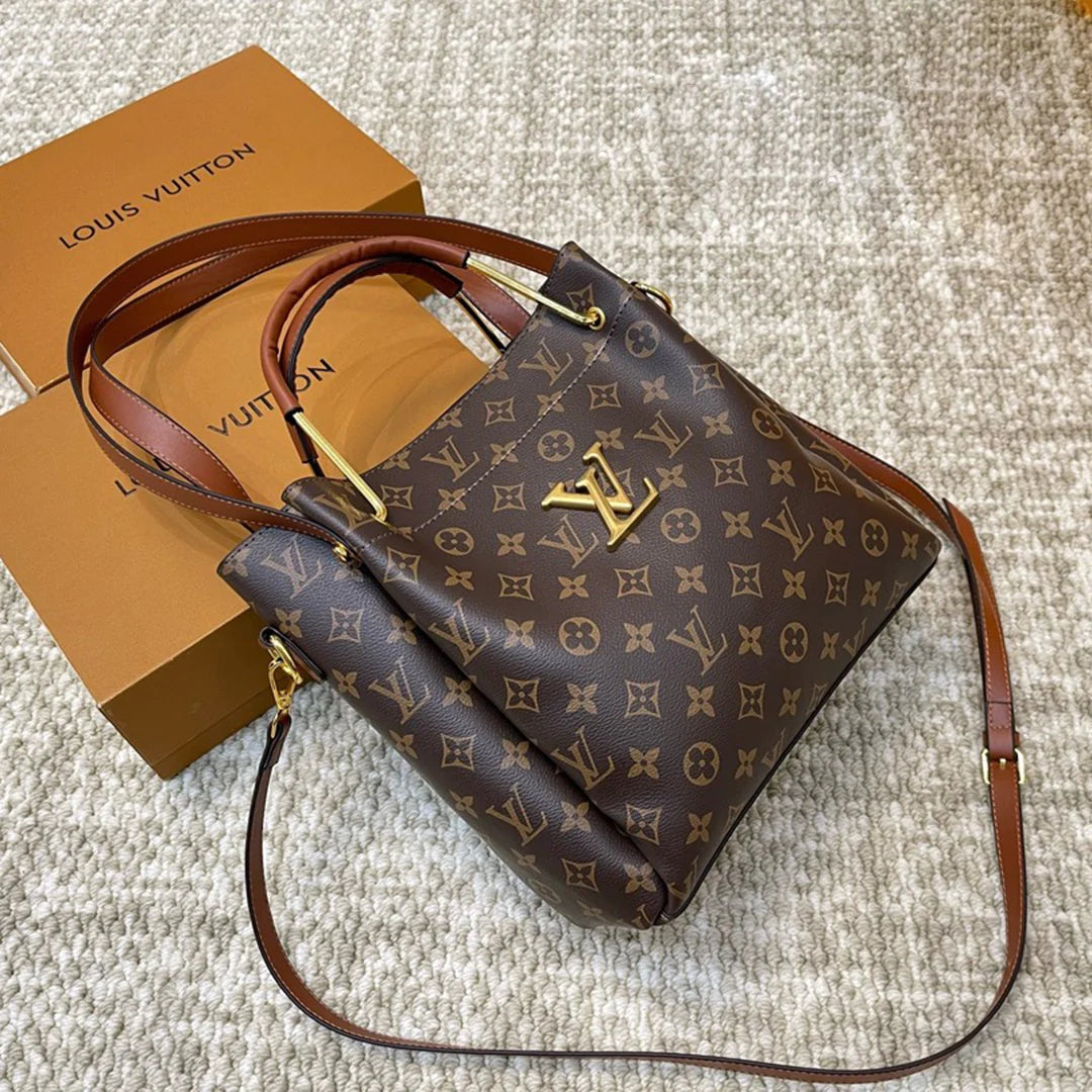 New Fashionable and Versatile Classic Women's Bag 1024012205