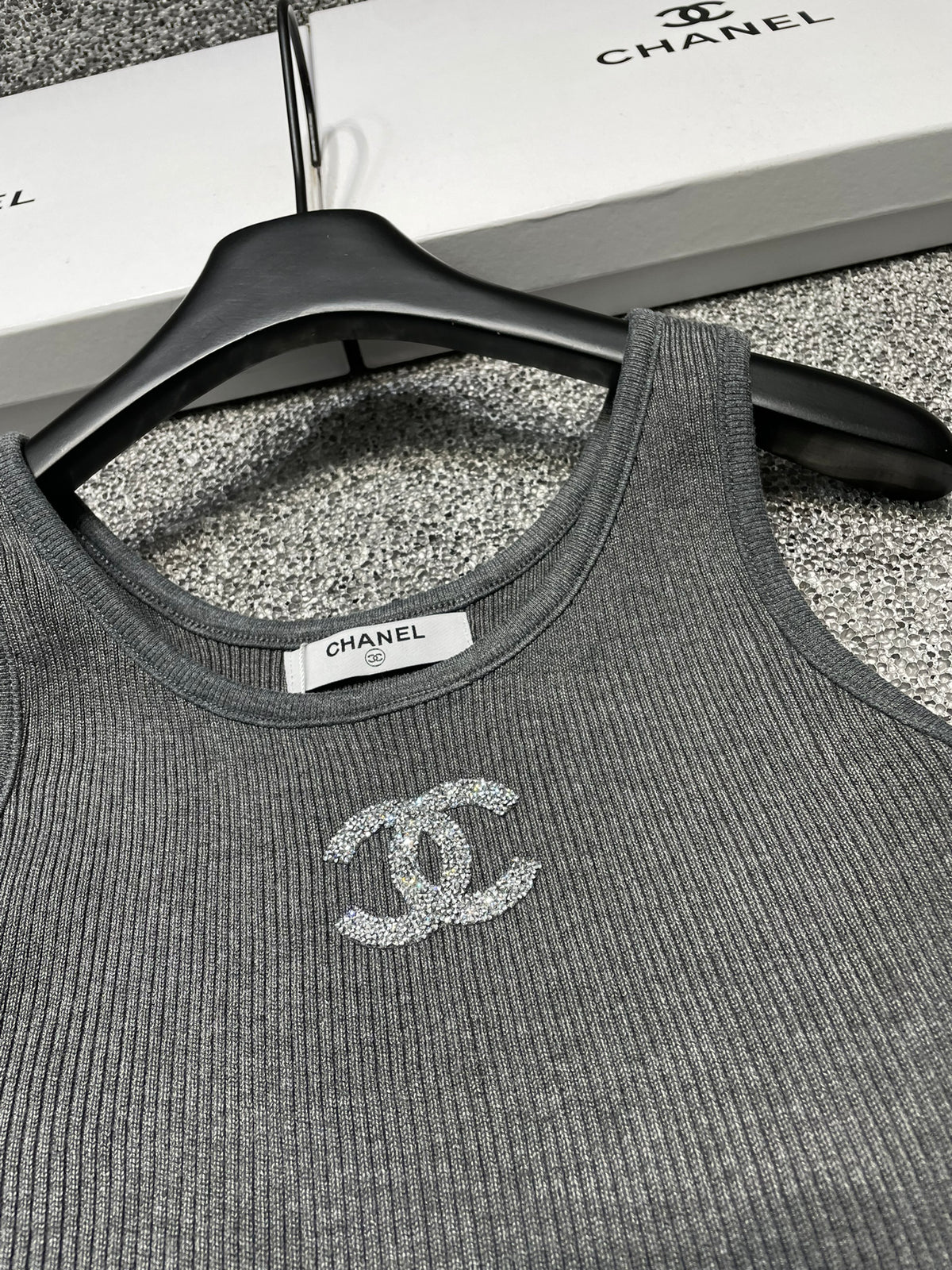Summer new simple hot stamped letter knitted vest 0724042301