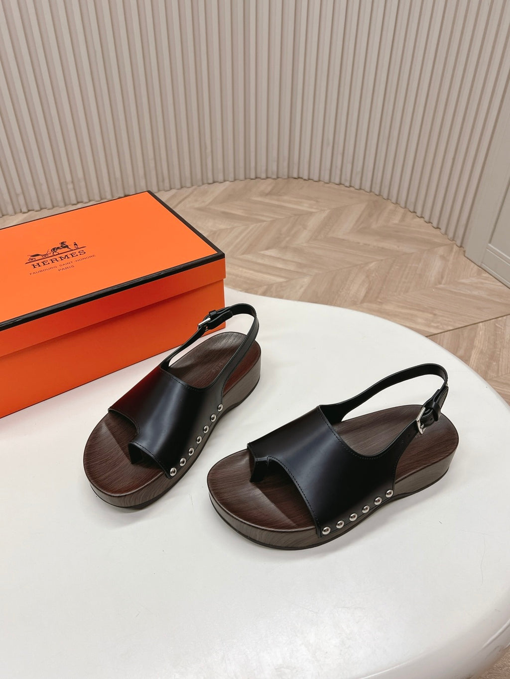 H new stylish summer sandals 0725040811