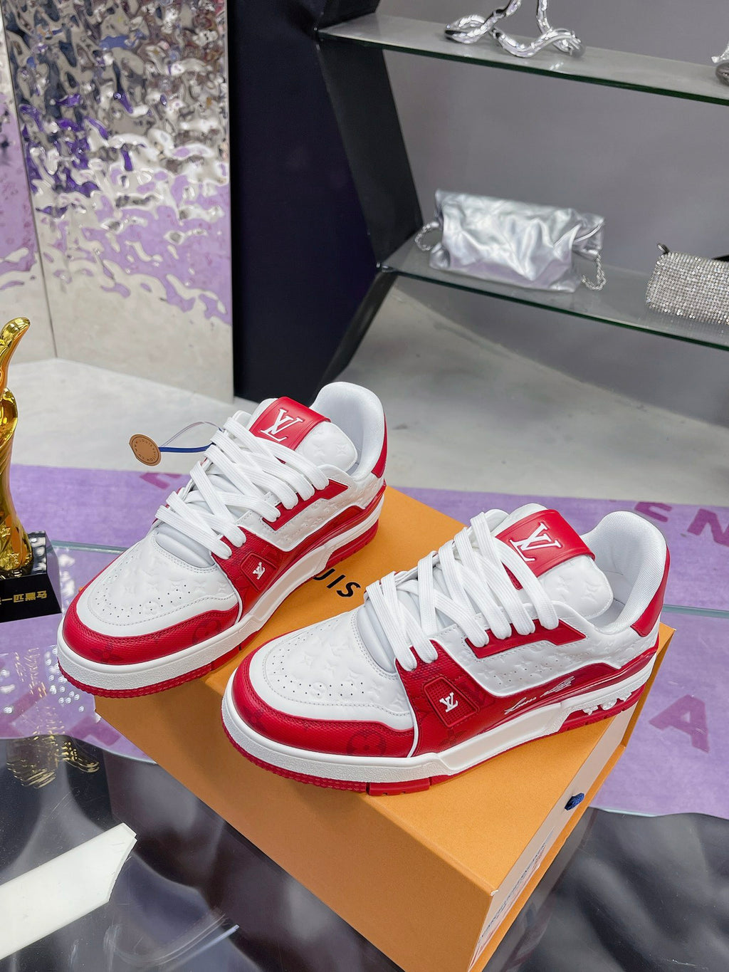 L couple limited series casual embossed sneakers 0725012401