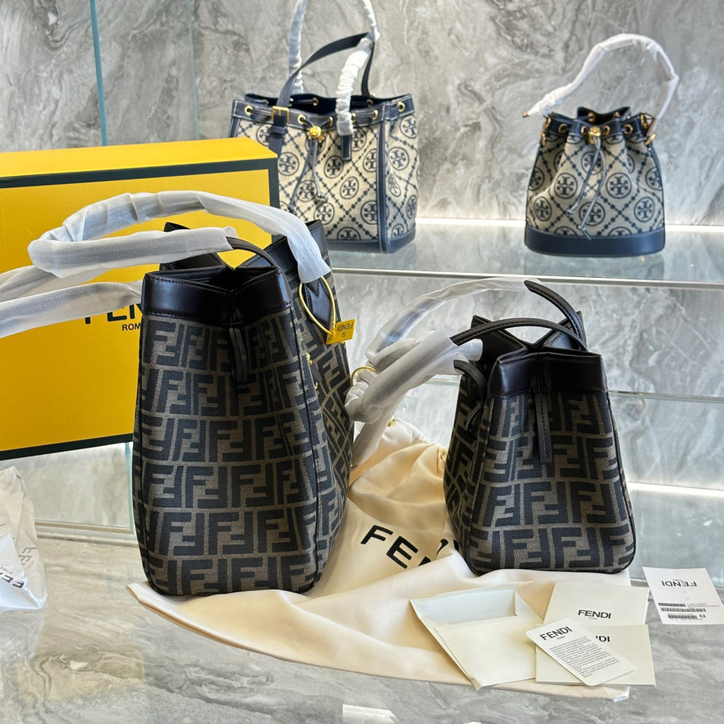 New Origami classic letter print folding bag 1824040208
