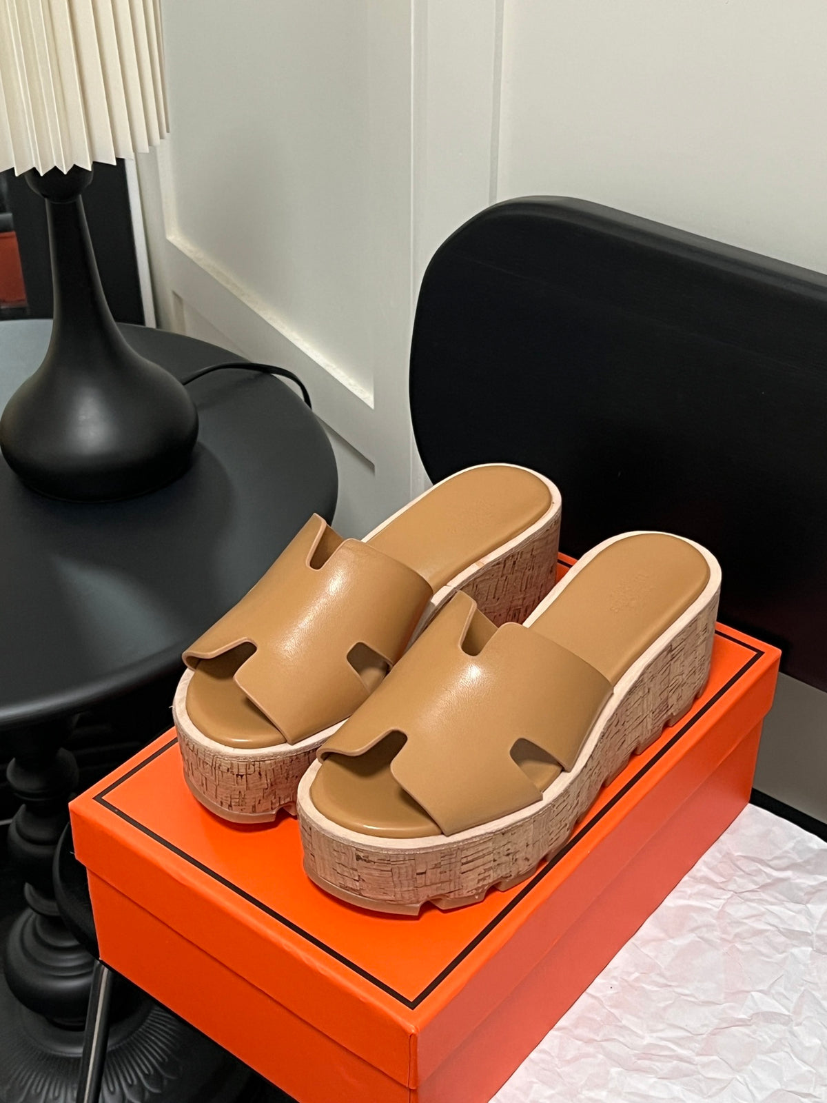 H Fashion Summer Thick-soled Slippers 0725040812