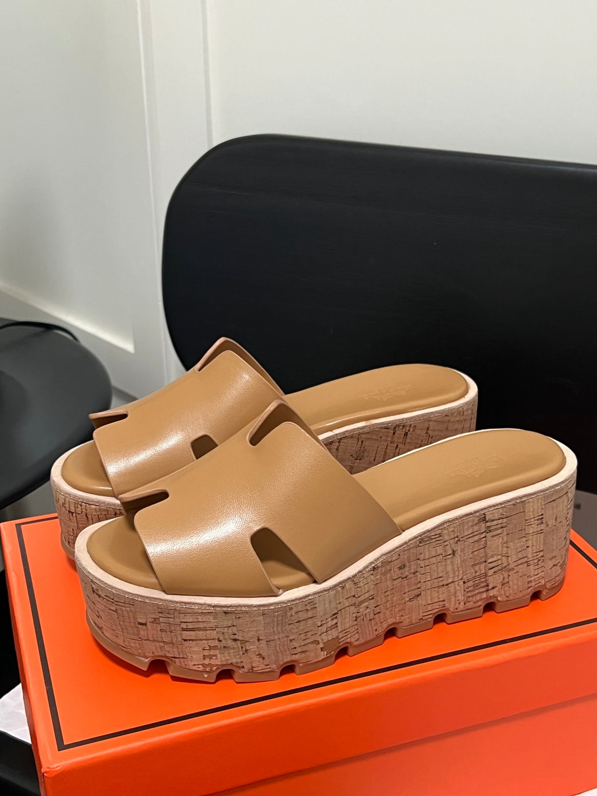H Fashion Summer Thick-soled Slippers 0725040812