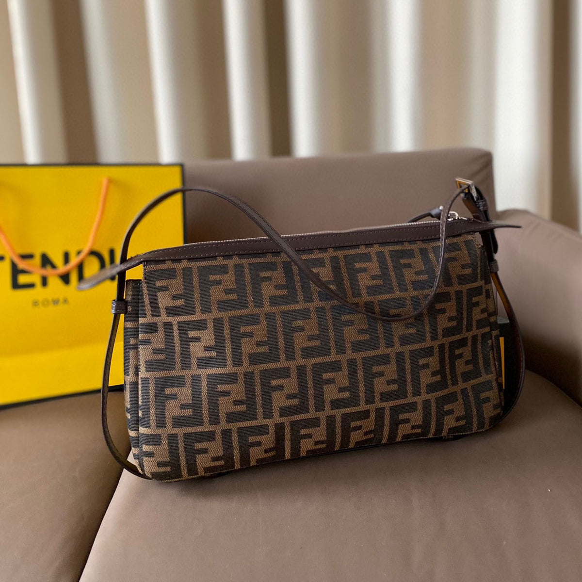 underarm crossbody bag 1824082101