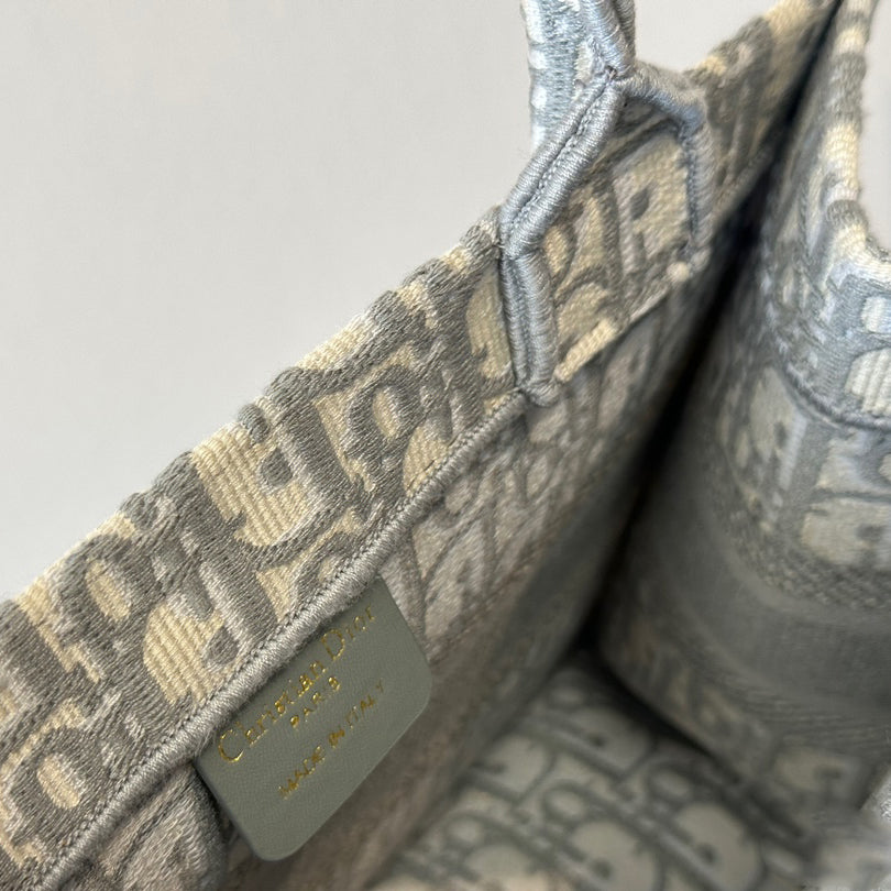 Classic luxurious book tote bag 1824041109