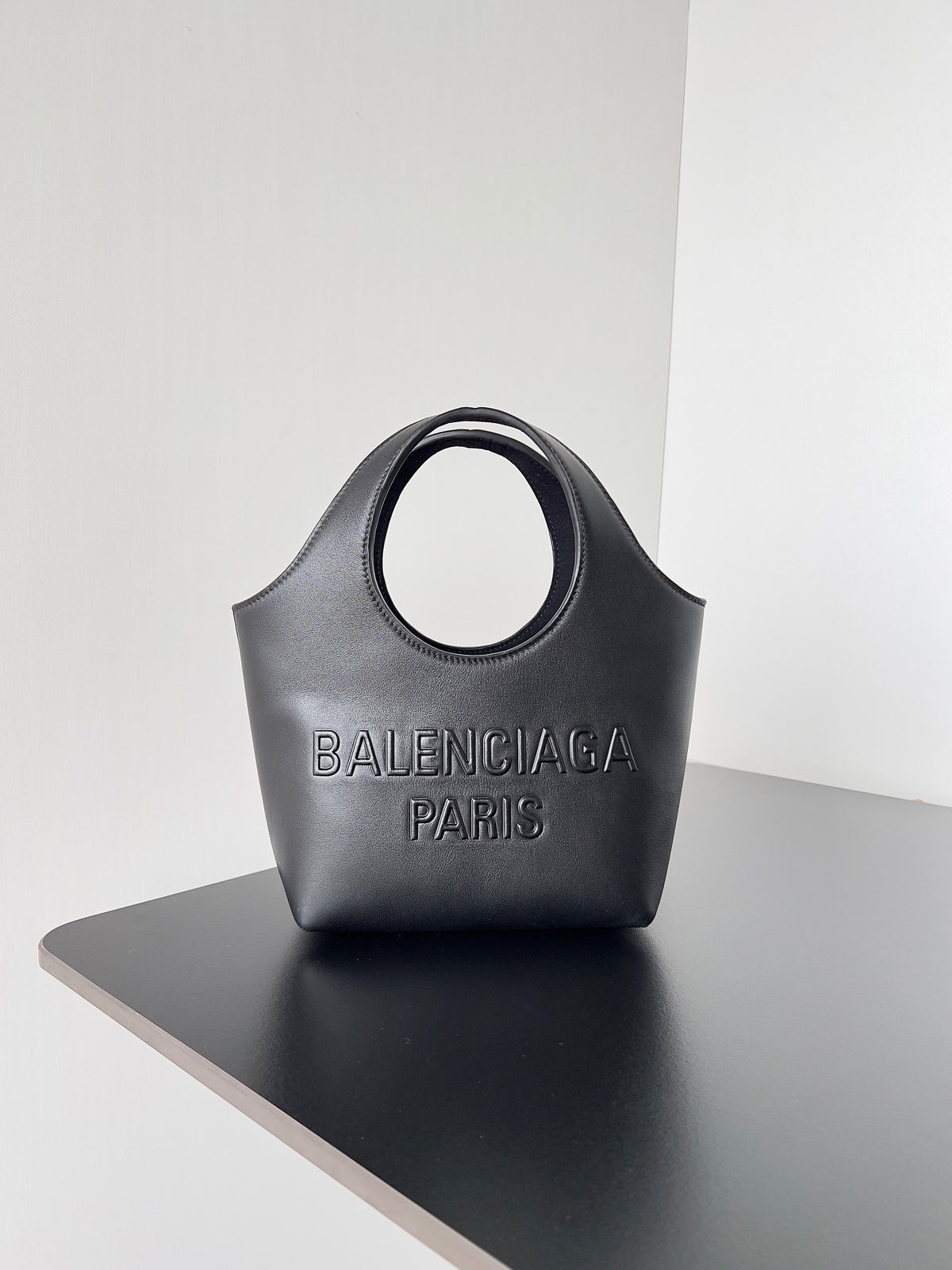 New B Logo Leisure StyleTote Bag 0724121902