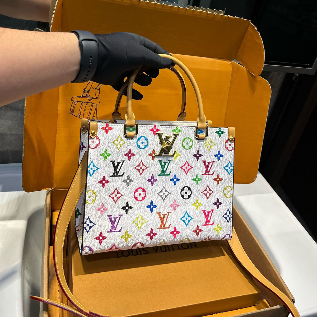 V white fashion print LOCK & GO bag 0724061306