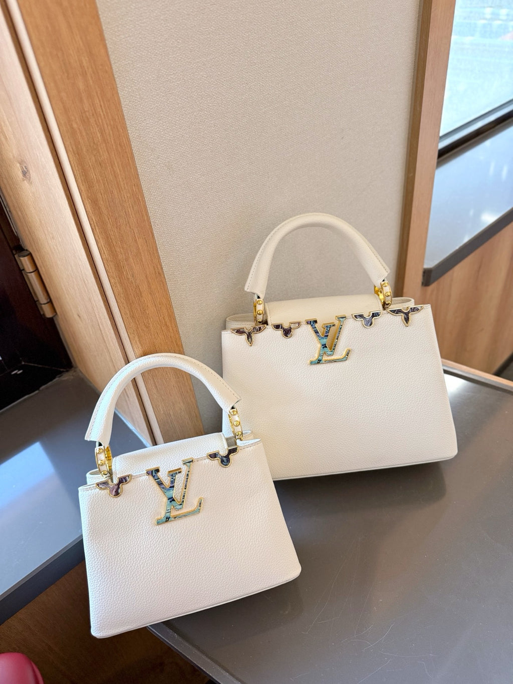 L Fashion Capucines Handbag 0725022602