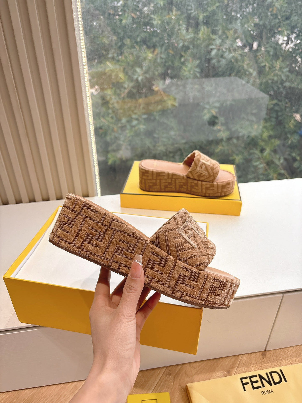 Fashion Thick-soled Slippers 0725030503