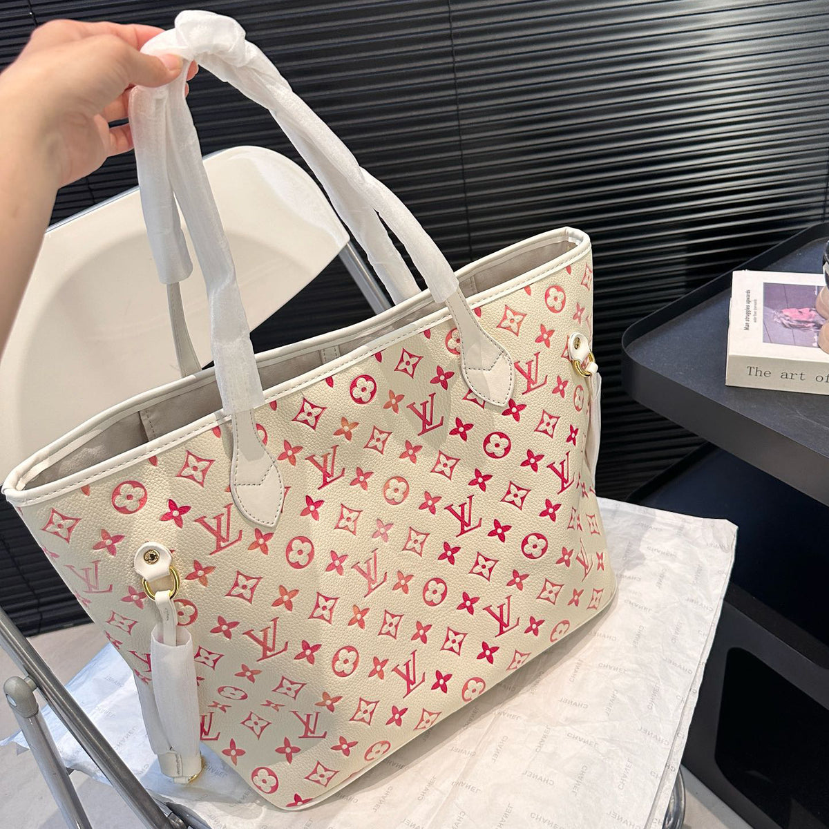 L Neverfull Shopping Bag 1824070307