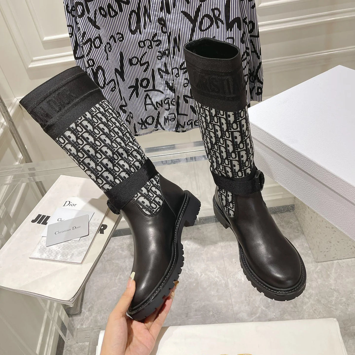 New fashionable vintage high boots with floral patterns 1024103005