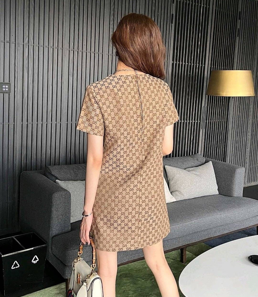 High-quality women's clothing 2023 spring and summer new heavy industry fashion slim button pocket embellished with zipper on the back of the dress