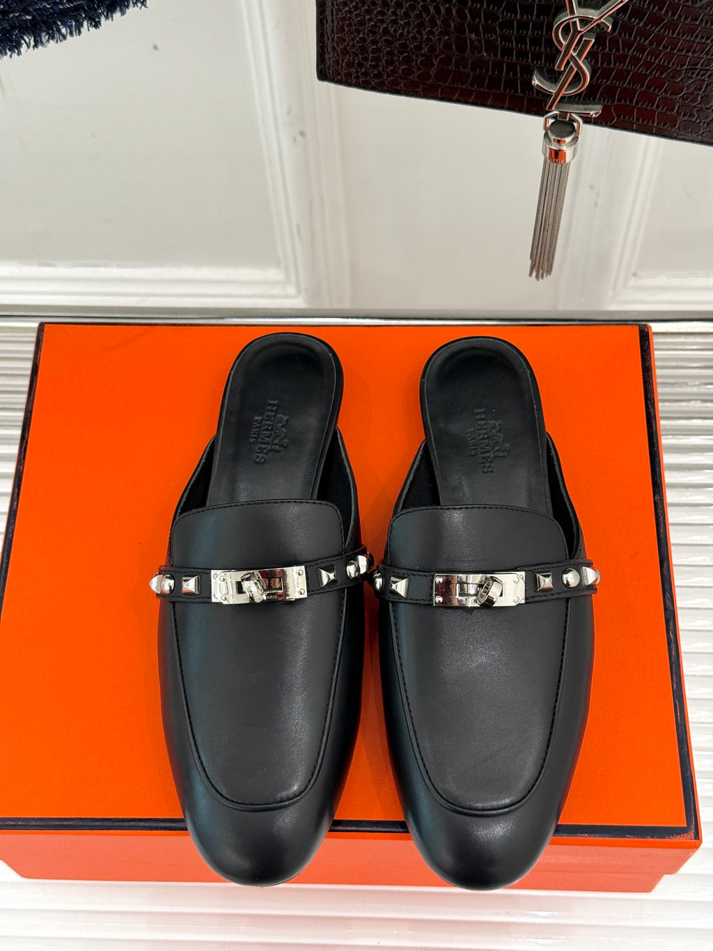 H Classic Rivet Kelly Buckle Half Slippers 072505207