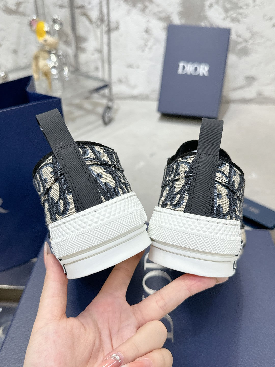 CD B23 Low-Top Sneaker 1824120910