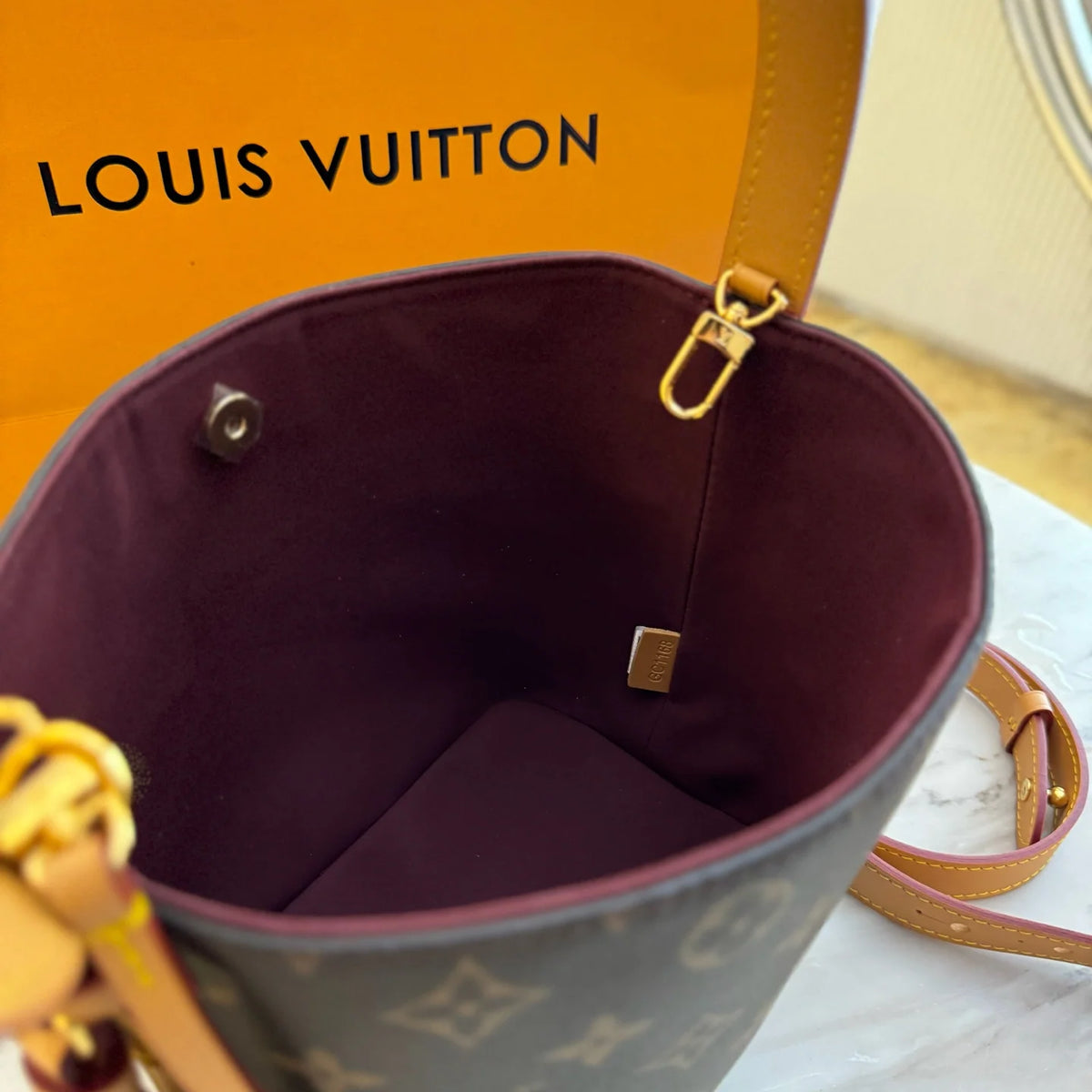 Hand-held/crossbody bucket bag 1425122419